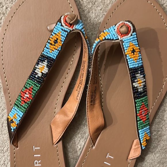 Esprit beaded sandals. Great condition. Size 8 - Picture 3 of 4